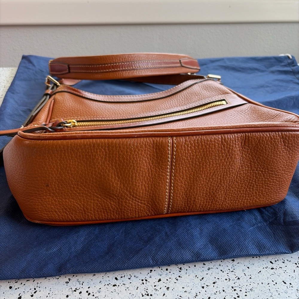 Dooney & Bourke pebble grain piper medium brown leather crossbody bag caramel - Picture 7 of 12